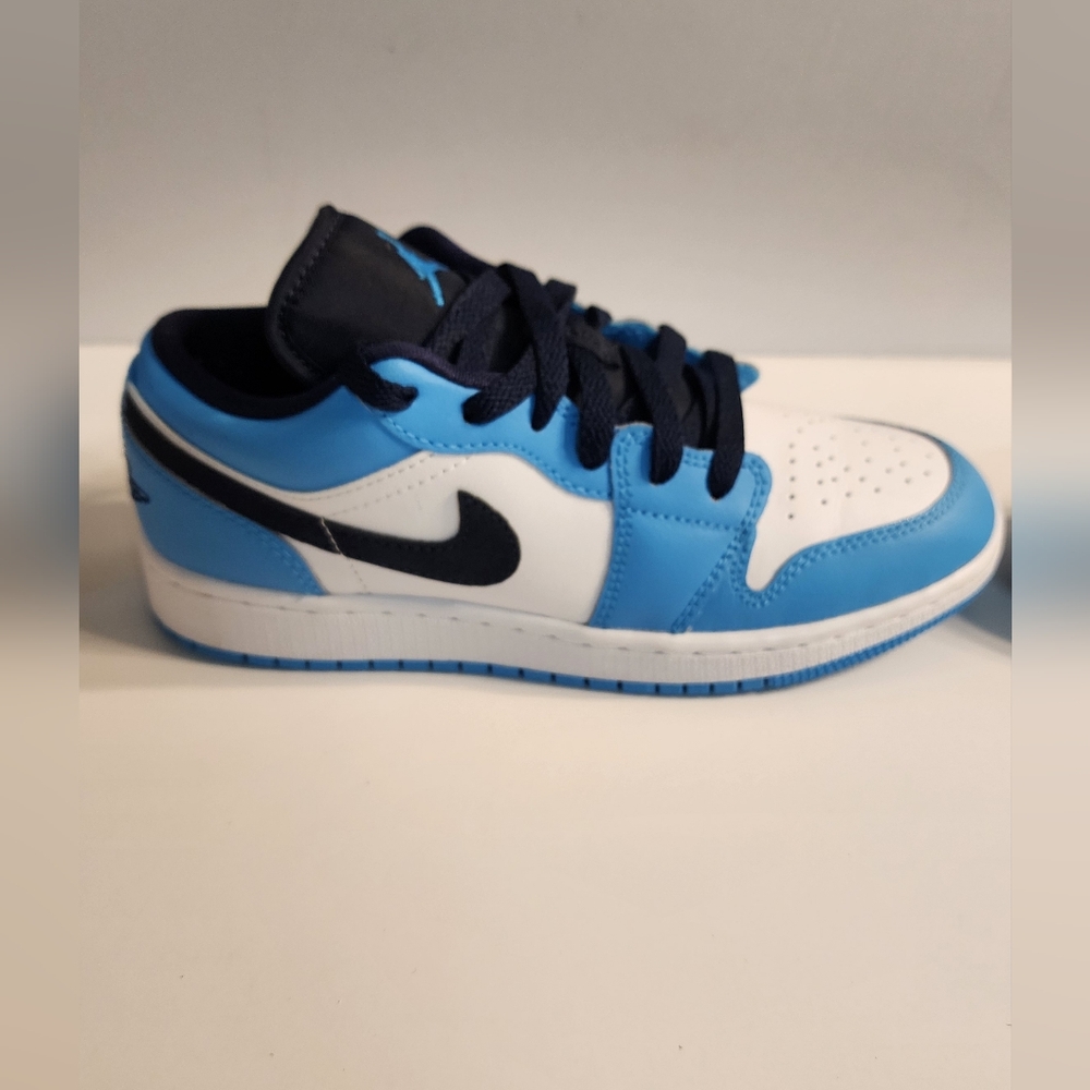 Jordan 1 Low UNC 2021 Black/University Blue/White Size 3.5 Youth